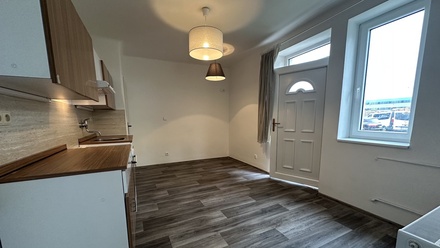 Pronájem kanceláře 65 m², Chrášťany