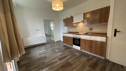 Pronájem kanceláře 65 m², Chrášťany