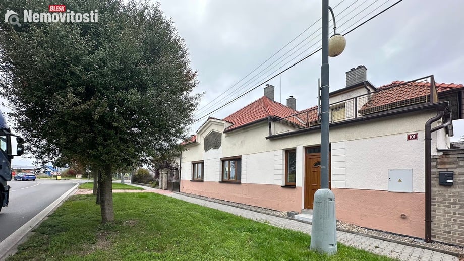 Pronájem kanceláře 65 m², Chrášťany