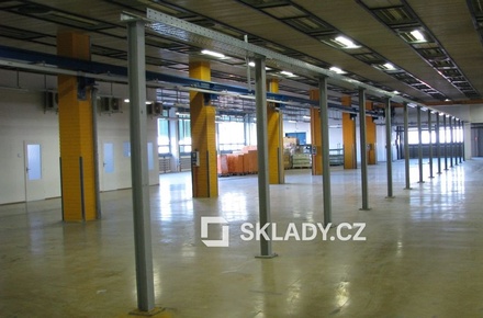 Pronájem skladu 3 100 m², Znojmo