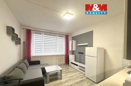 Pronájem bytu 1+kk 20 m², Jindřichův Hradec