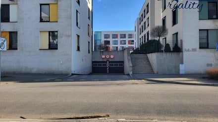 Pronájem garážového stání 28 m², Kladno