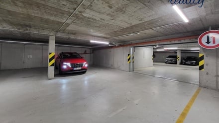 Pronájem garážového stání 28 m², Kladno