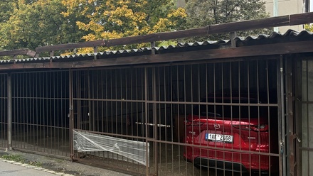 Prodej garáže 11 m², Praha - Podolí