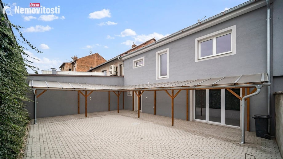 Prodej rodinného domu 208 m², Pardubice V