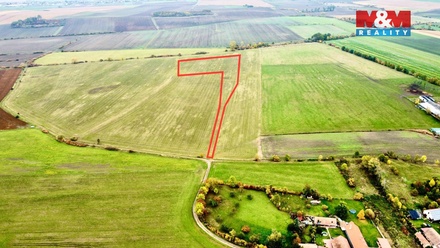 Prodej pole 9 779 m², Dolní Roveň