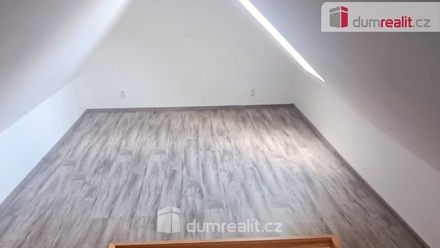 Pronájem bytu 1+1 50 m², Veselé