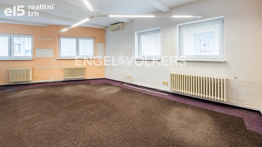 Pronájem kanceláře 138 m², Praha - Holešovice