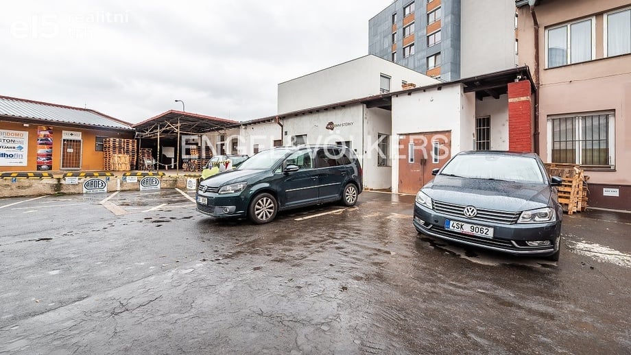 Pronájem skladu 408 m², Praha - Holešovice