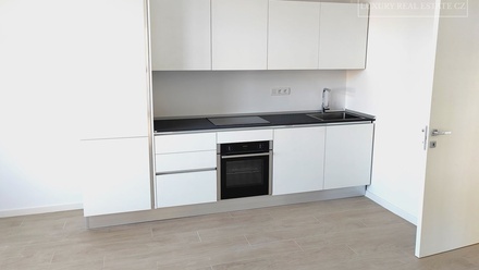 Prodej bytu 1+kk 42 m², Praha 9