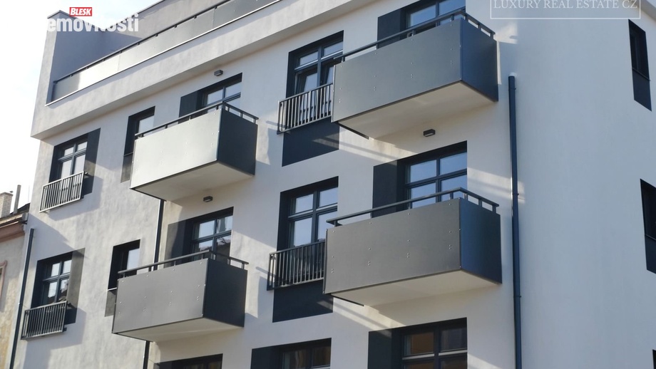 Prodej bytu 1+kk 42 m², Praha 9