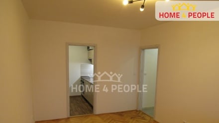 Pronájem bytu 2+1 43 m², Praha 4
