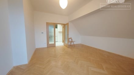 Pronájem bytu 3+1 87 m², Praha 6