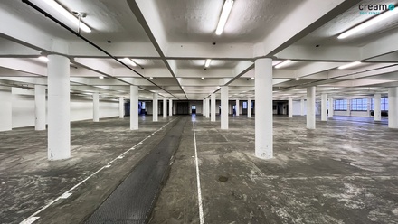 Pronájem skladu 10 000 m², Zlín