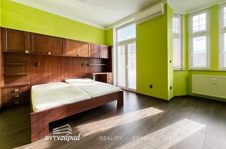 Pronájem bytu 1+kk 32 m², Plzeň - Jižní Předměstí