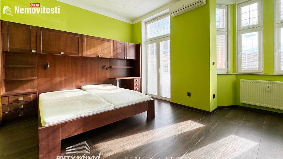 Pronájem bytu 1+kk 32 m², Plzeň - Jižní Předměstí