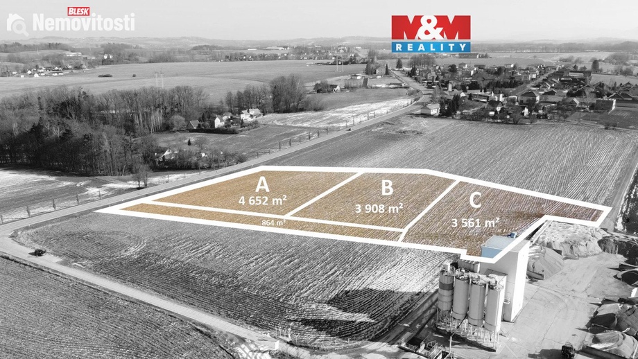 Prodej komerčního pozemku 3 908 m², Vojkovice