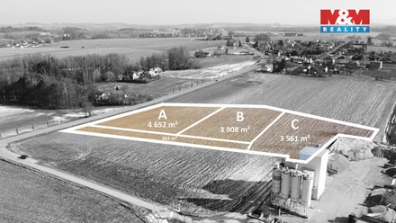Prodej komerčního pozemku 3 561 m², Vojkovice