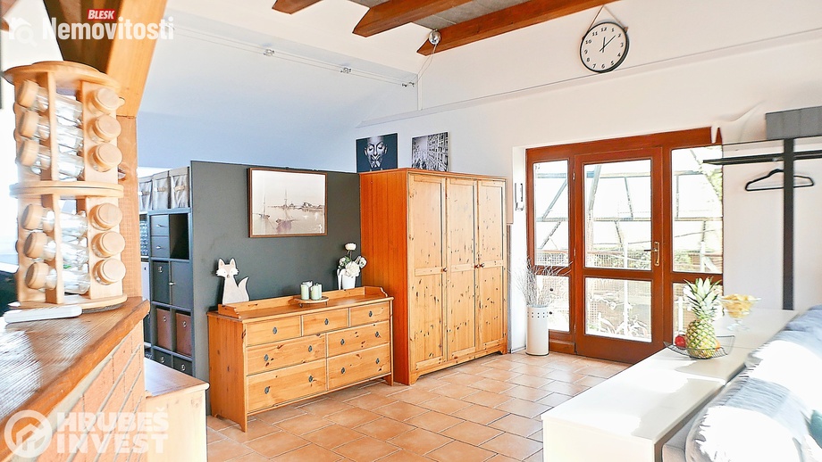 Pronájem atypického bytu 130 m², Býšť