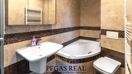 Prodej bytu 4+kk 116 m², Černá Hora