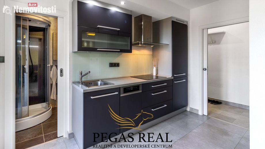 Prodej bytu 4+kk 116 m², Černá Hora