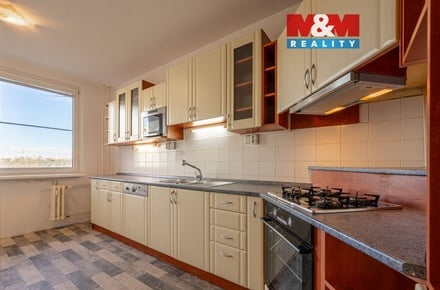 Pronájem bytu 3+1 78 m², Praha 12