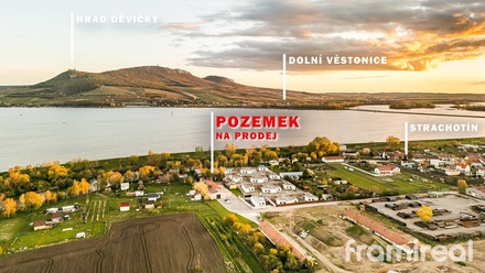 Prodej komerčního pozemku 2 851 m², Strachotín