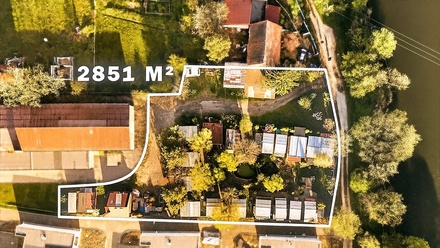 Prodej komerčního pozemku 2 851 m², Strachotín