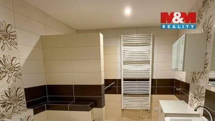 Pronájem rodinného domu 225 m², Lichkov