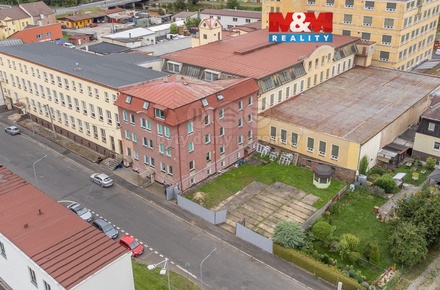 Prodej činžovního domu 1 318 m², Cheb