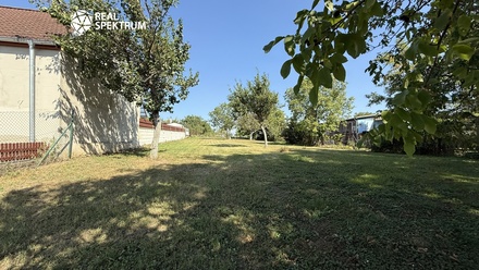 Prodej stavebního pozemku 1 228 m², Našiměřice