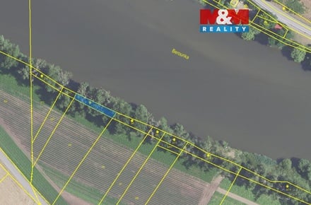 Prodej specifického pozemku 1 145 m², Hýskov