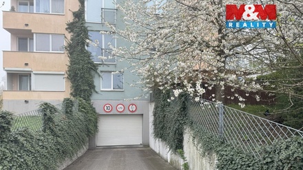 Prodej garážového stání 16 m², Praha 19