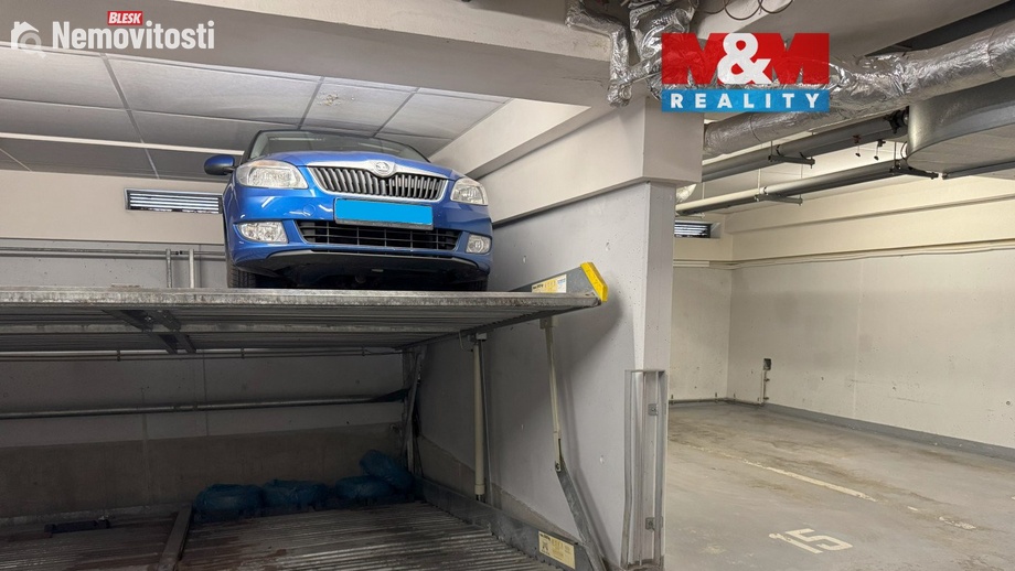 Prodej garážového stání 16 m², Praha 19