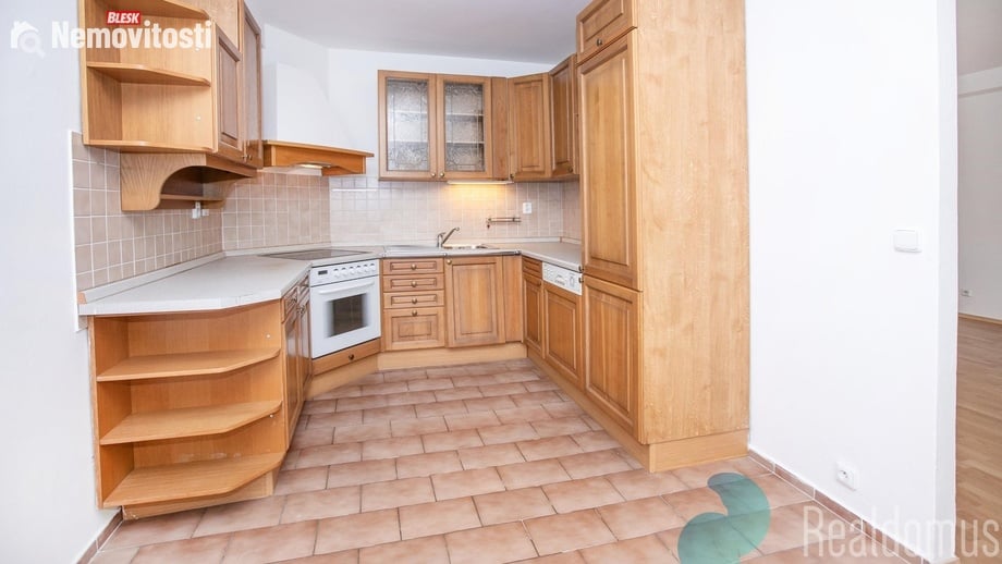 Pronájem bytu 3+1 79 m², Praha 4