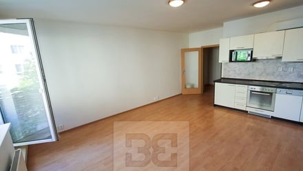 Pronájem bytu 1+kk 34 m², Praha - Hostivař