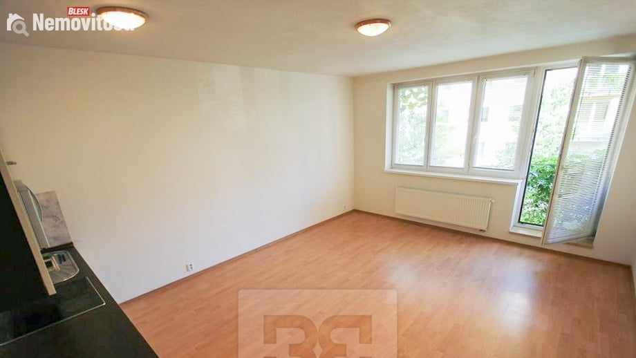 Pronájem bytu 1+kk 34 m², Praha - Hostivař