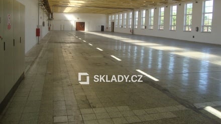 Pronájem skladu 1 400 m², Strážnice