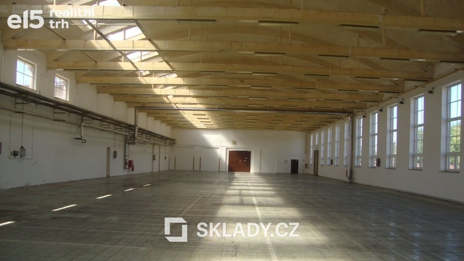 Pronájem skladu 1 400 m², Strážnice