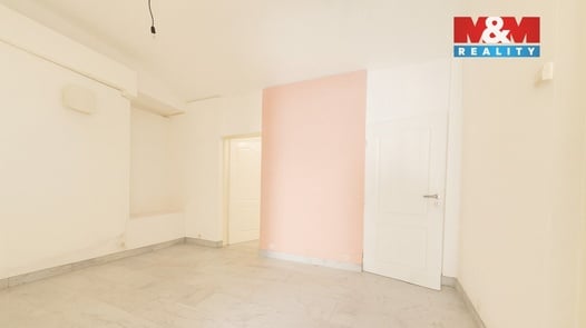 Prodej obchodního prostoru 77 m², Praha 2