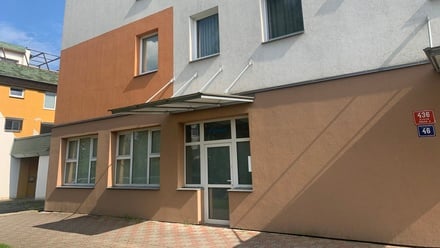 Pronájem obchodního prostoru 67 m², Praha - Újezd u Průhonic