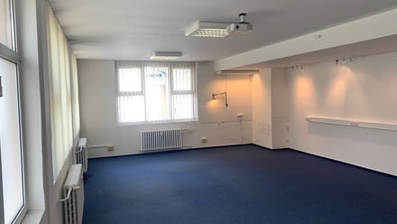 Pronájem obchodního prostoru 67 m², Praha - Újezd u Průhonic