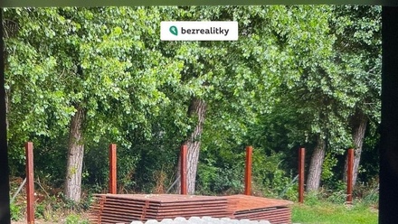 Prodej specifického pozemku 11 600 m², Peruc - Telce