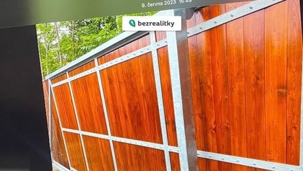 Prodej specifického pozemku 11 600 m², Peruc - Telce