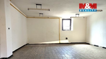 Pronájem obchodního prostoru 100 m², Církvice