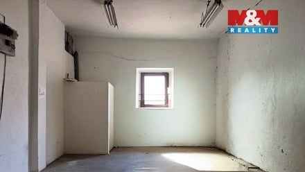 Pronájem obchodního prostoru 100 m², Církvice