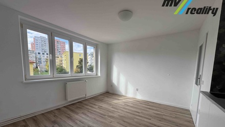 Pronájem bytu 2+kk 32 m², Praha - Břevnov