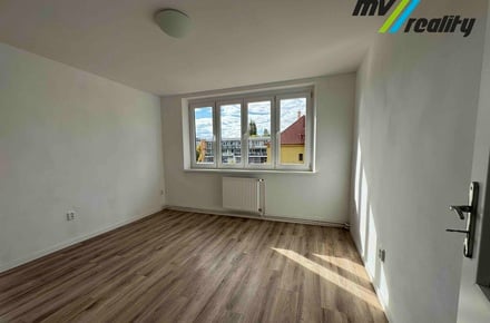 Pronájem bytu 2+kk 32 m², Praha - Břevnov