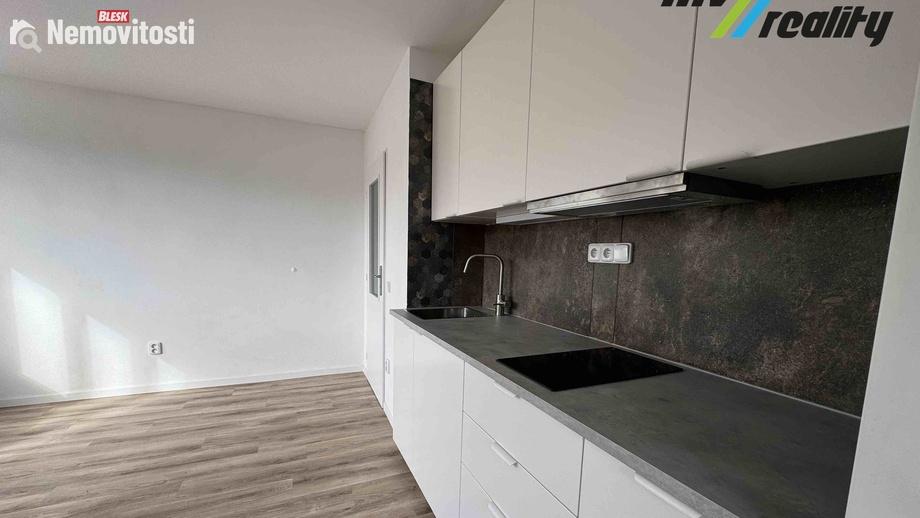 Pronájem bytu 2+kk 32 m², Praha - Břevnov