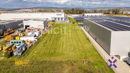 Prodej komerčního pozemku 3 525 m², Nivnice